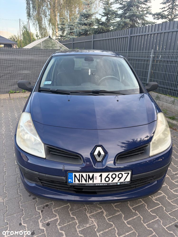 Renault Clio 2009 photo 2
