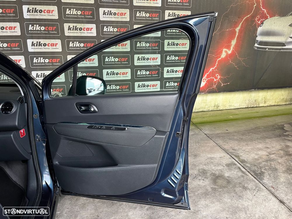 Peugeot 3008 1.6 e-HDi Allure CMP6 - 44