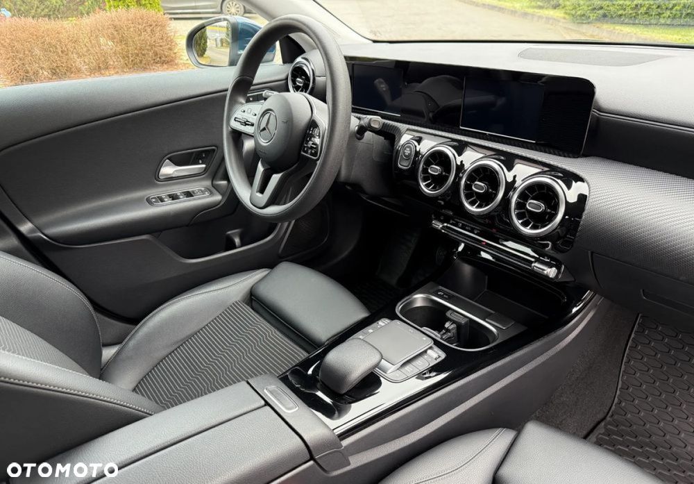 Mercedes-Benz CLA 250 e 8G-DCT Special Edition - 20