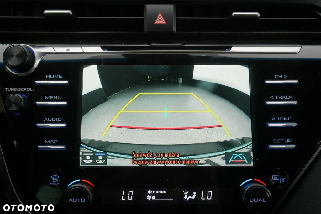 Toyota Camry - 18