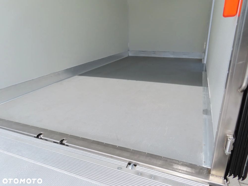 Volkswagen Crafter 50 BiTDI 2.0 177 KM Mroźnia -29 st.C + Winda Załadowcza DHOLLANDIA 750 Kg UDŹWIG, Grube Ściany Chłodnia Boczne Drzwi IGLOOCAR Rozstaw Osi 4490 mm, DMC 3500 Kg, Kat. Prawa Jazdy B, Tylne Koła Bliźniacze WZMACNIANY, Tempomat, Asystent Jazdy Stan Wizualny I Techniczny NOWY Tak Jak Z Taśmy Produkcyjnej Gotowy Dostępny OKAZJA POLECAM - 28