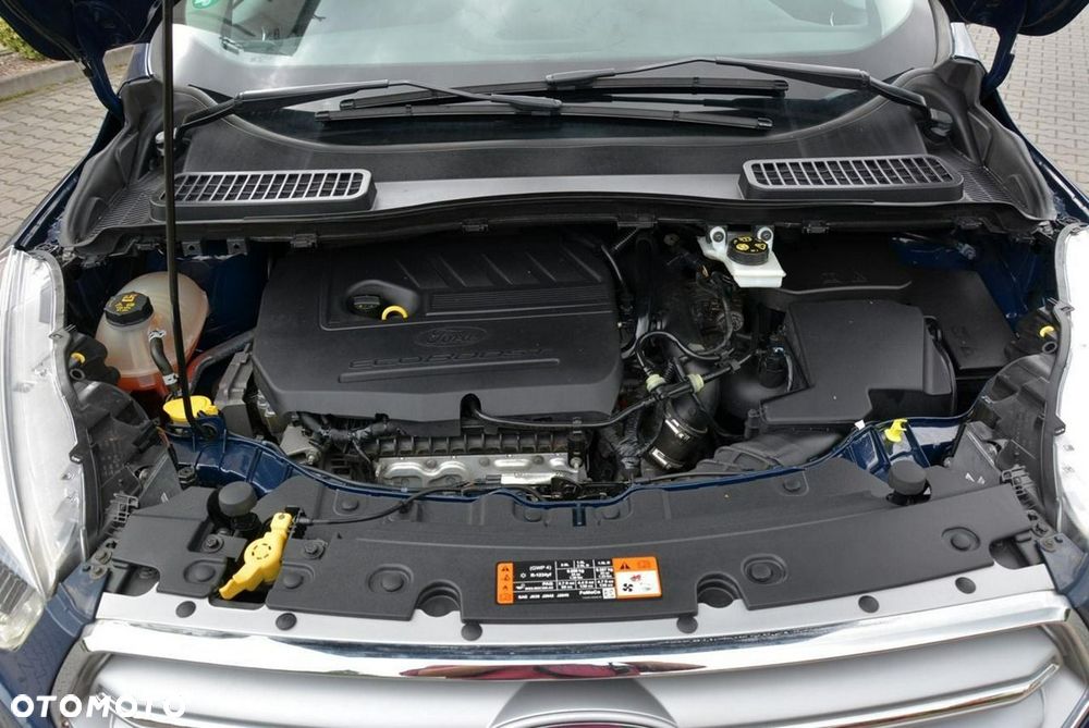 Ford Kuga 1.5 EcoBoost 2x4 Titanium - 36