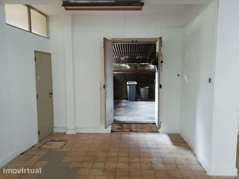 Loja centro de Rio de Mouro - Grande imagem: 2/12