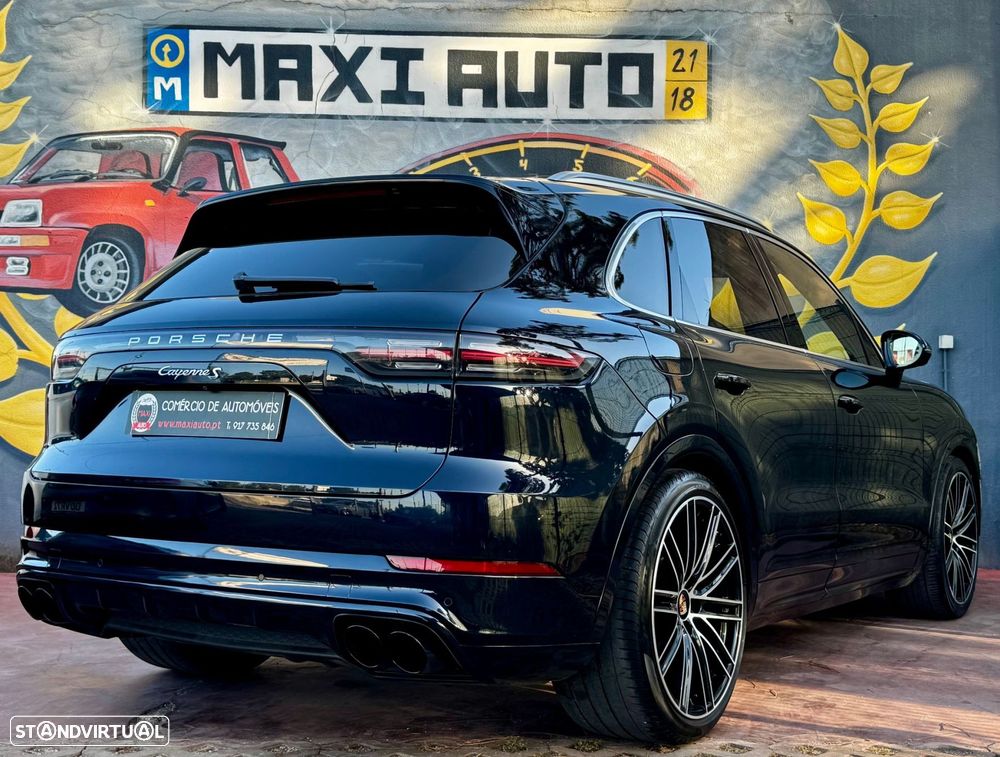 Porsche Cayenne S - 16