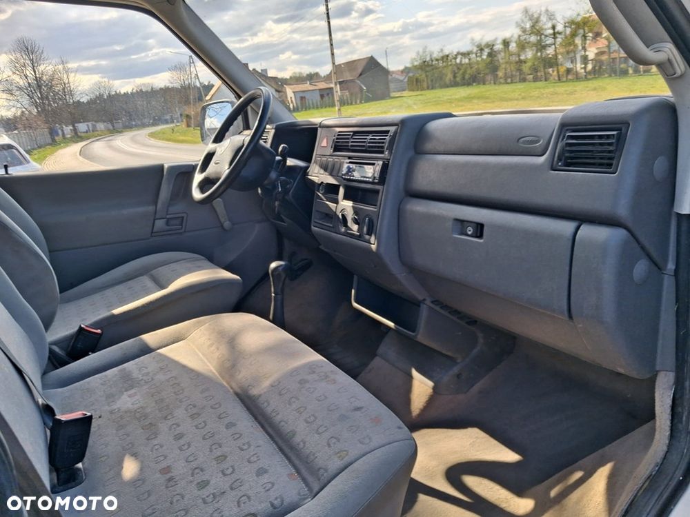 Volkswagen Caravelle Basis / CL - 7