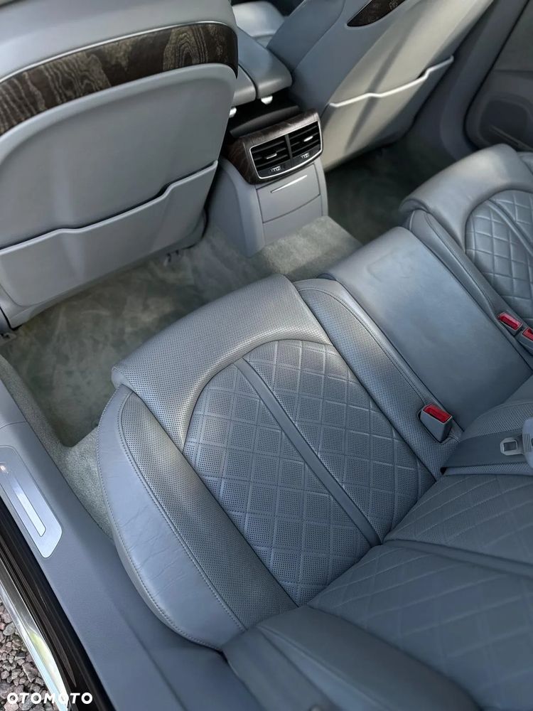 Audi A8 4.2 TDI DPF (clean diesel) quattro tiptronic - 8