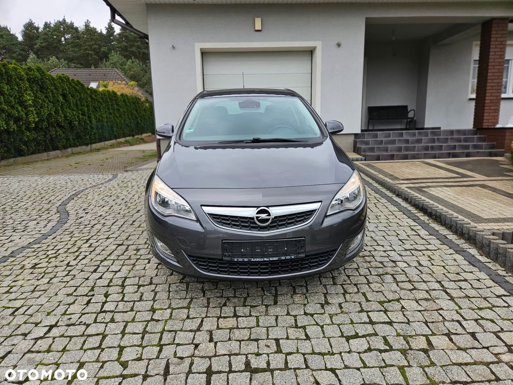 Opel Astra 1.4 Turbo 150 Jahre - 19