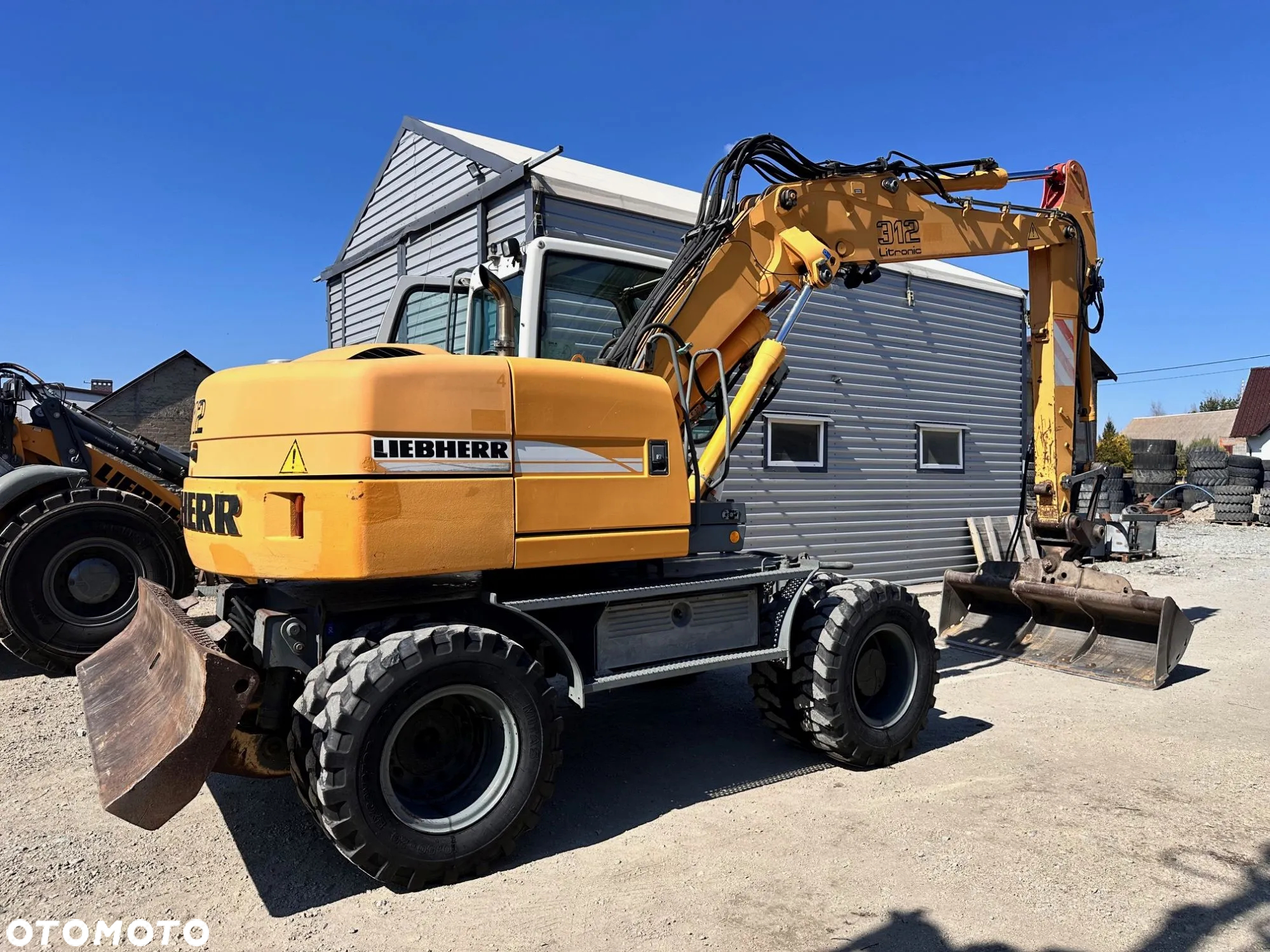 Liebherr A 312 - 12