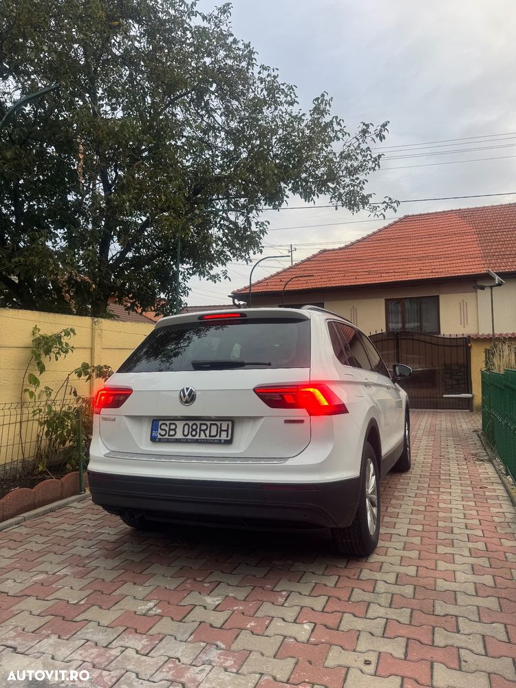 Volkswagen Tiguan 2.0 TDI 4Mot DSG Comfortline - 6