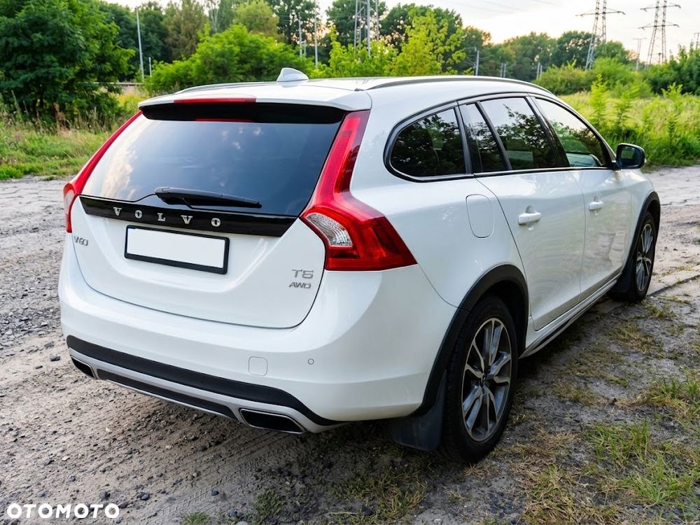 Volvo V60 T5 AWD Geartronic Momentum - 6