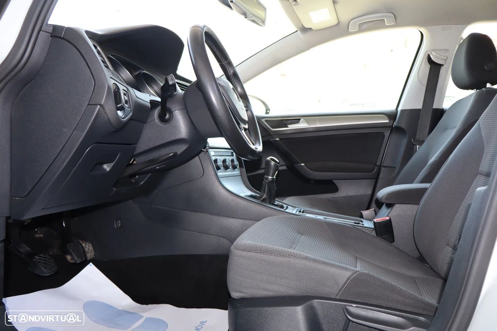 VW Golf 1.6 TDI BlueMotion Comfortline - 16