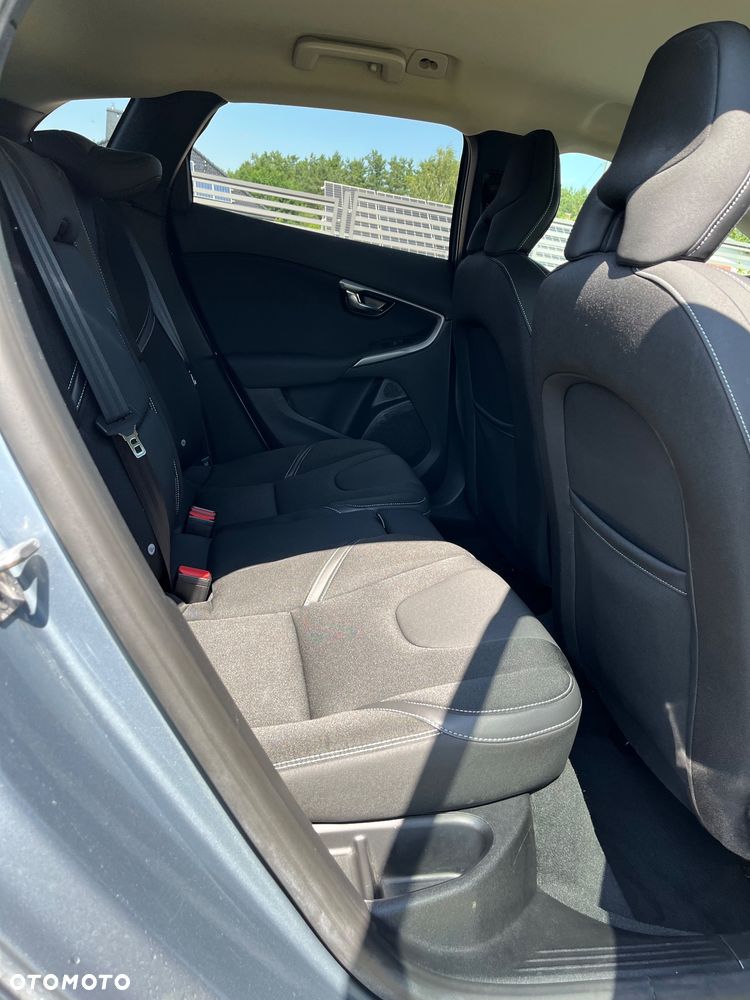 Volvo V40 D2 Kinetic - 13