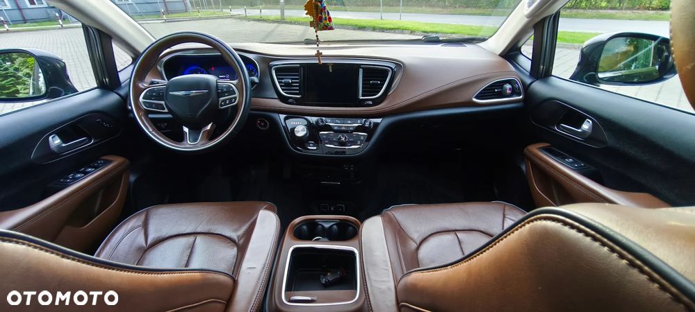 Chrysler Pacifica - 8