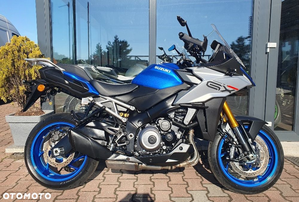 Suzuki GSX - 26