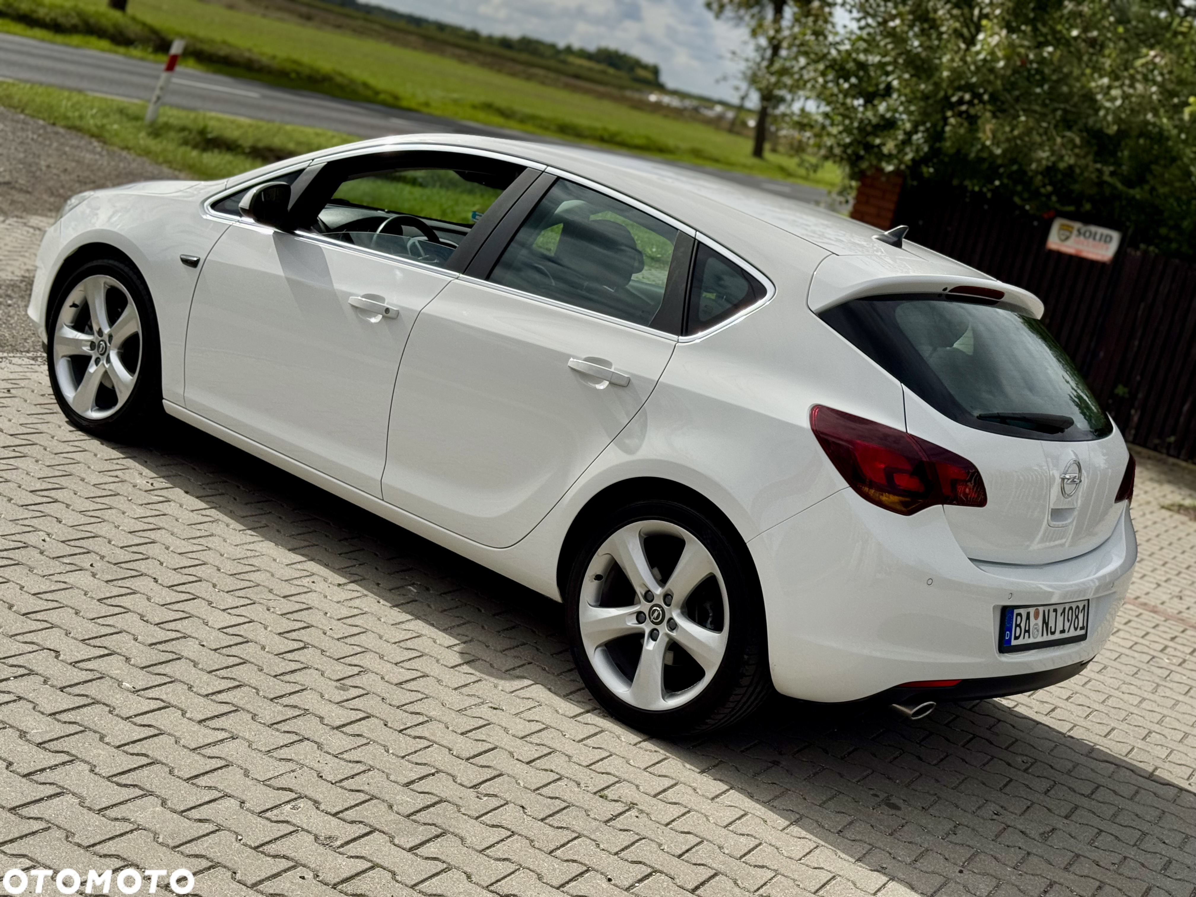 Opel Astra 1.6 Turbo Cosmo - 20
