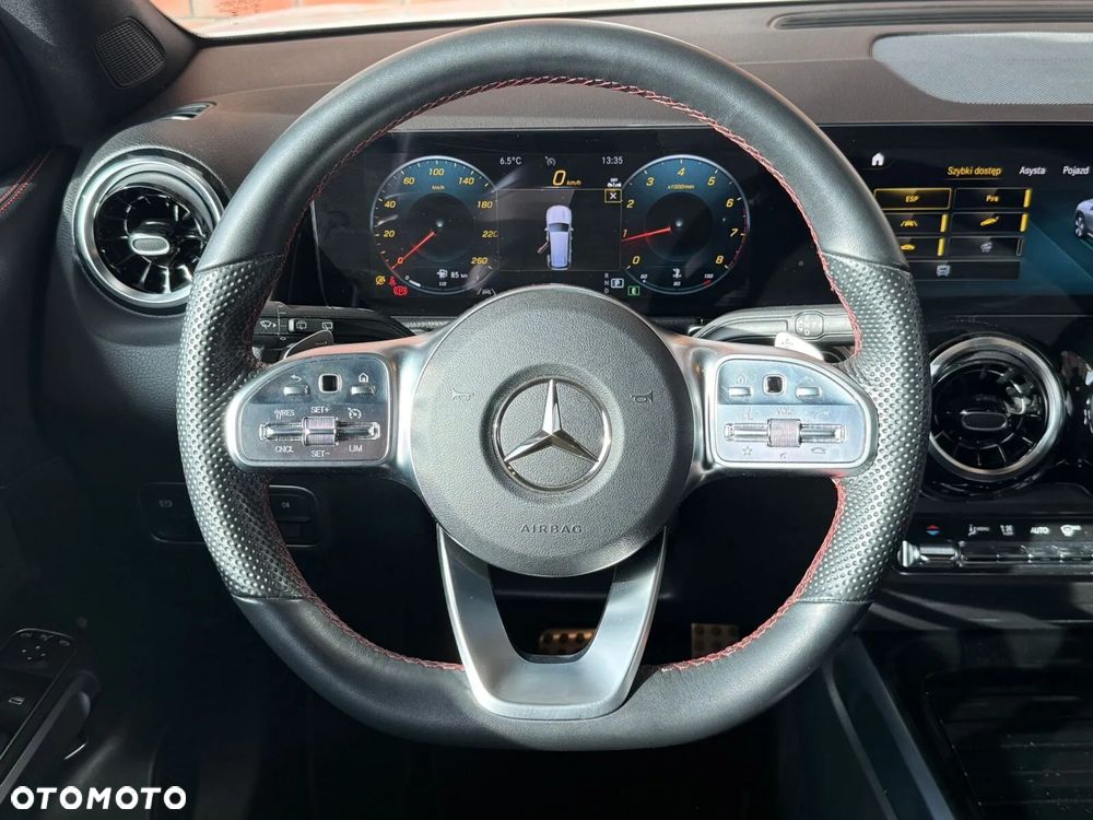 Mercedes-Benz GLB 200 4-Matic AMG Line 8G-DCT - 16