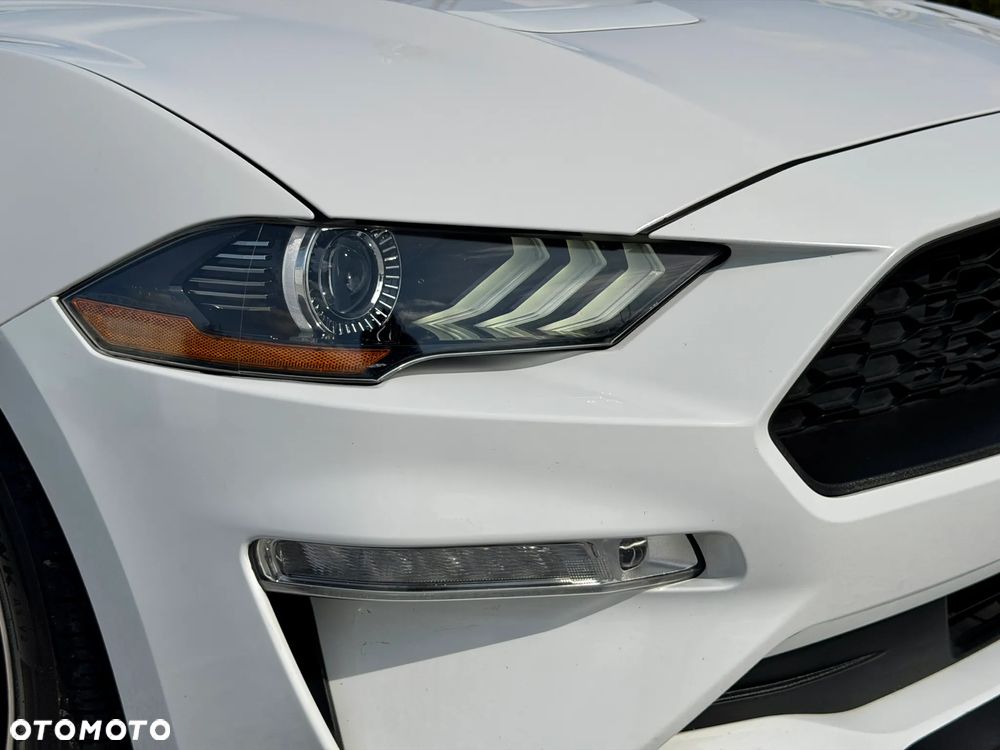 Ford Mustang Cabrio 2.3 Eco Boost - 35