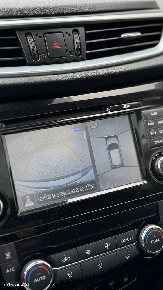 Nissan Qashqai 1.5 dCi N-Connecta - 17