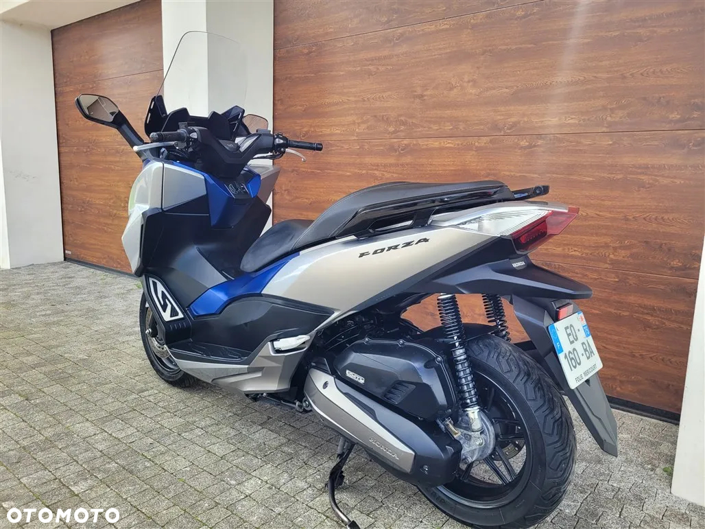 Honda NSS - 17
