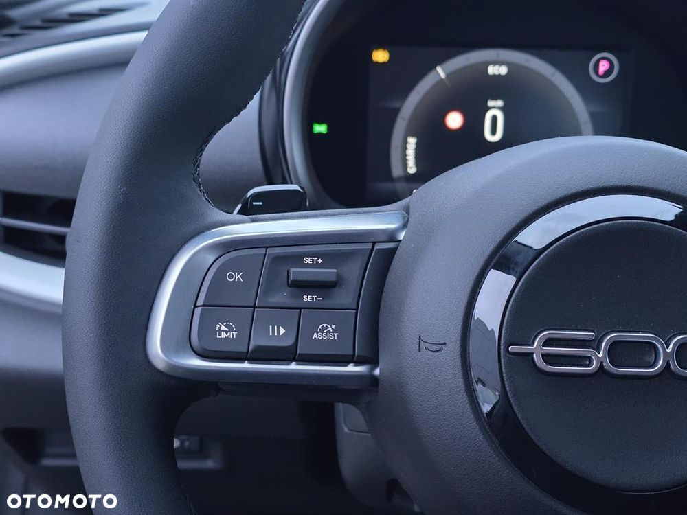 Fiat 600 1.2 Turbo Hybrid eDCT - 10