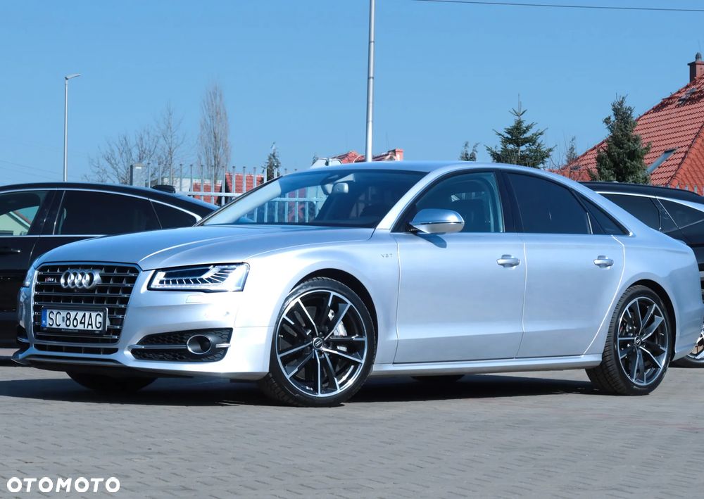 Audi S8 Plus - 4