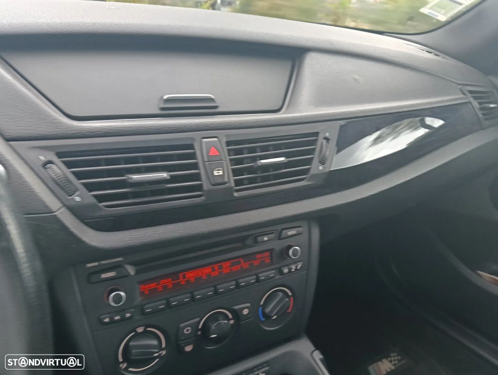 BMW X1 sDrive18d Sport Line - 9