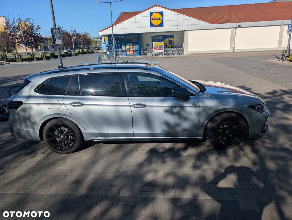 Volkswagen Passat - 4