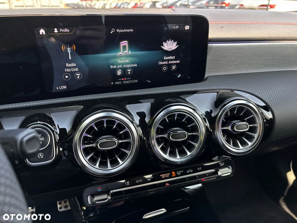 Mercedes-Benz CLA 200 AMG Line 7G-DCT - 11