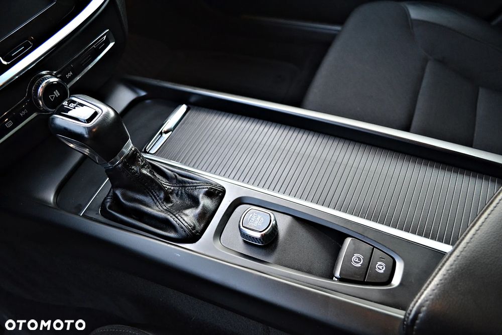 Volvo V60 D4 Geartronic Summum - 38