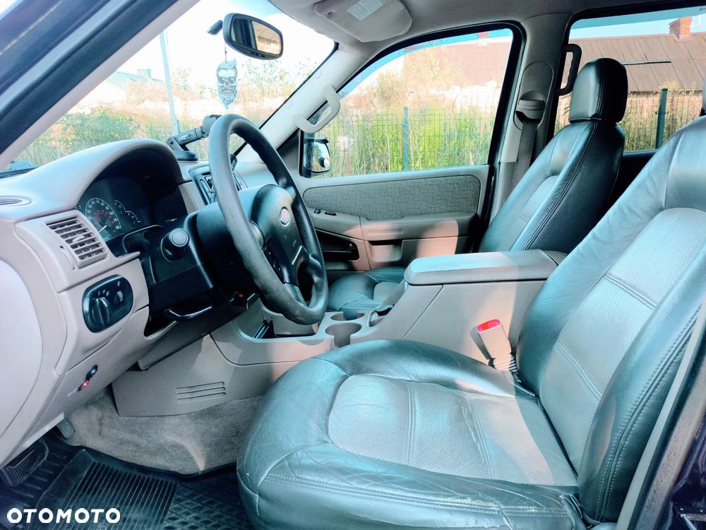 Ford Explorer 4.0 - 8
