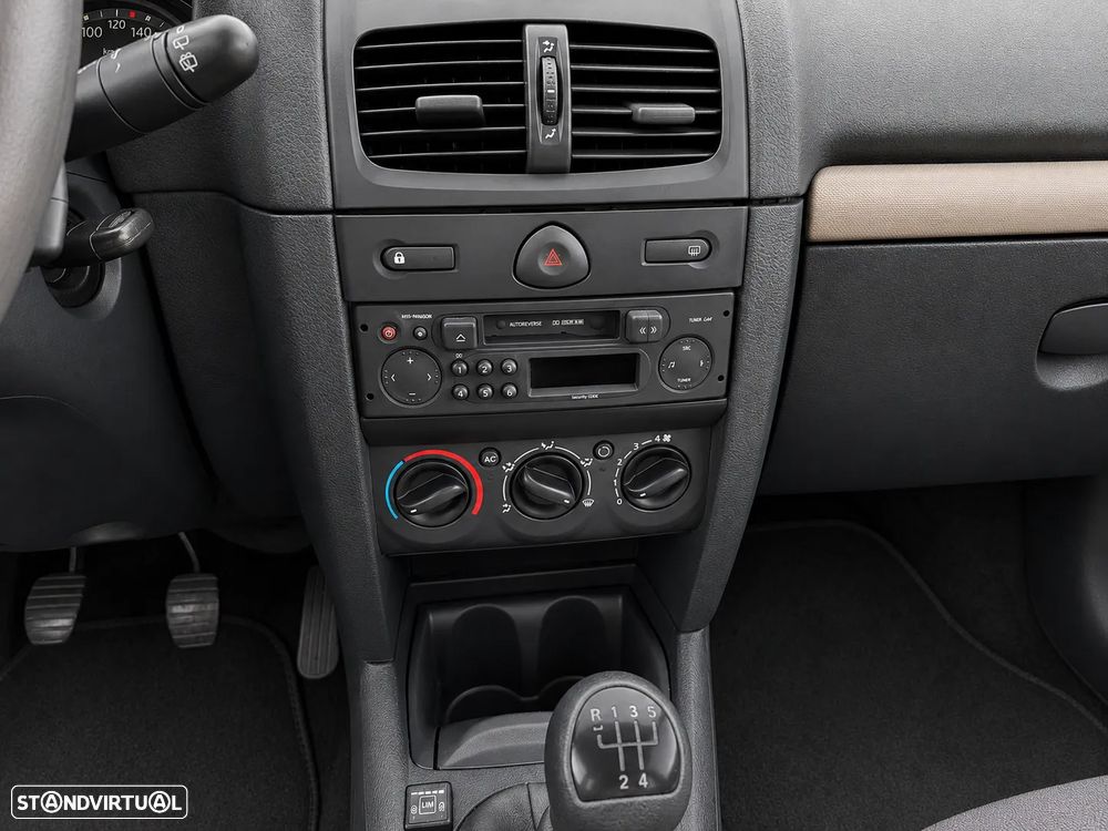 Renault Clio 1.2 Authentique - 11