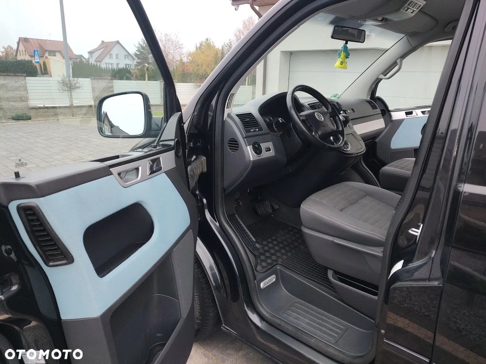 Volkswagen Multivan - 10
