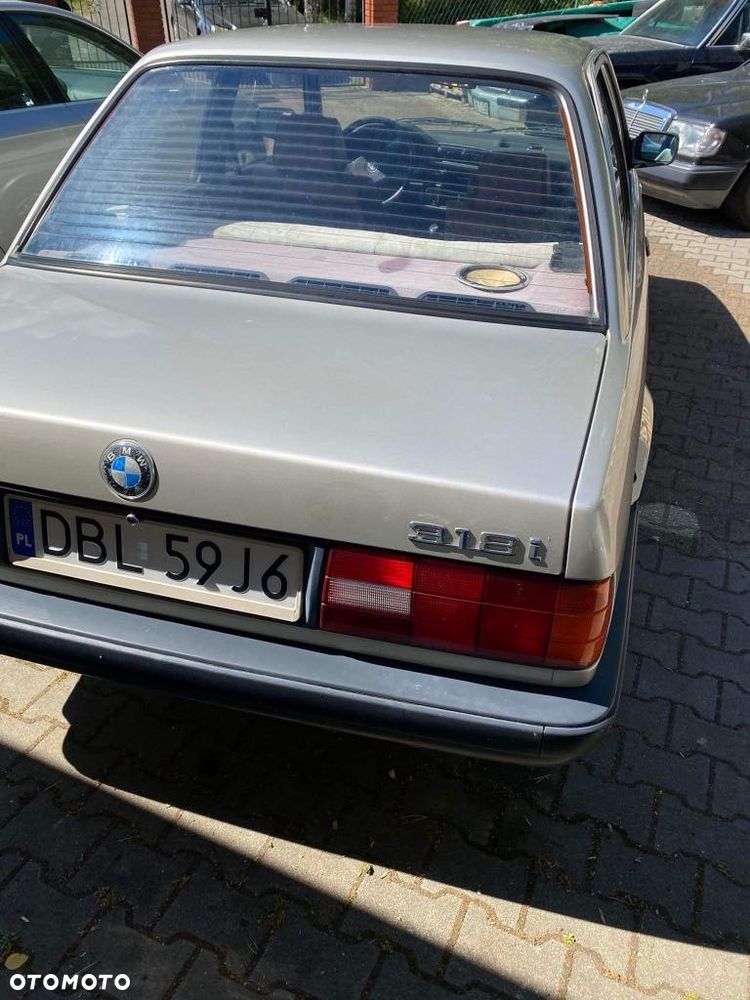 BMW Seria 3 318i - 3