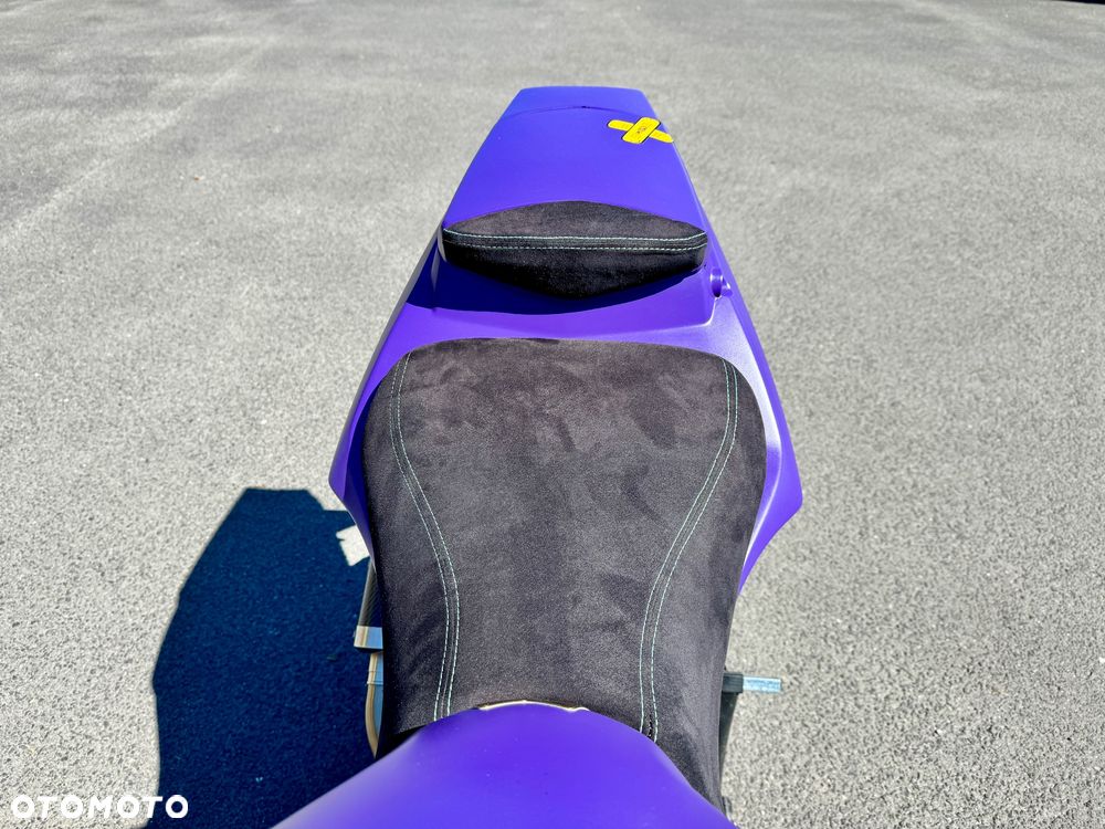 Yamaha R6 - 12