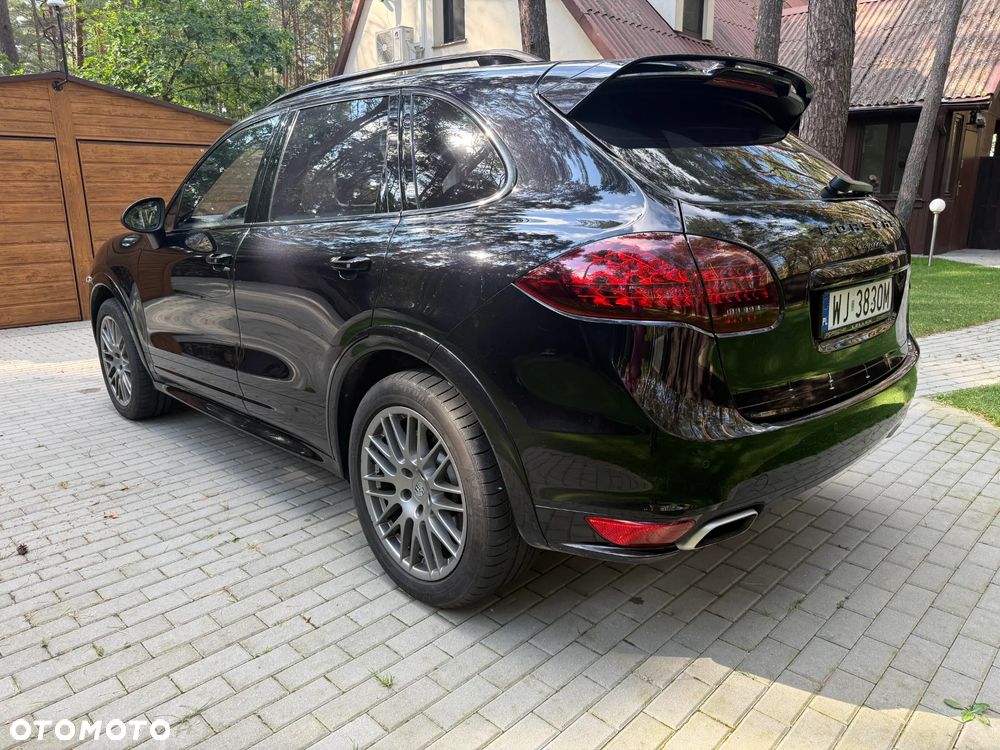 Porsche Cayenne - 4