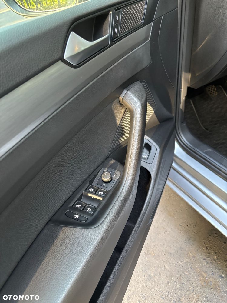 Volkswagen Passat 1.5 TSI EVO Elegance - 19