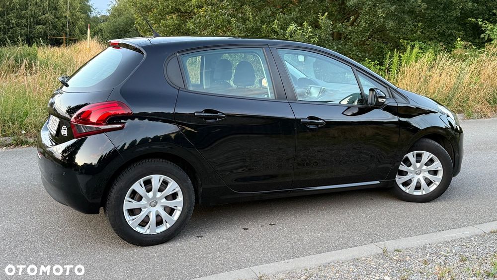 Peugeot 208 - 16