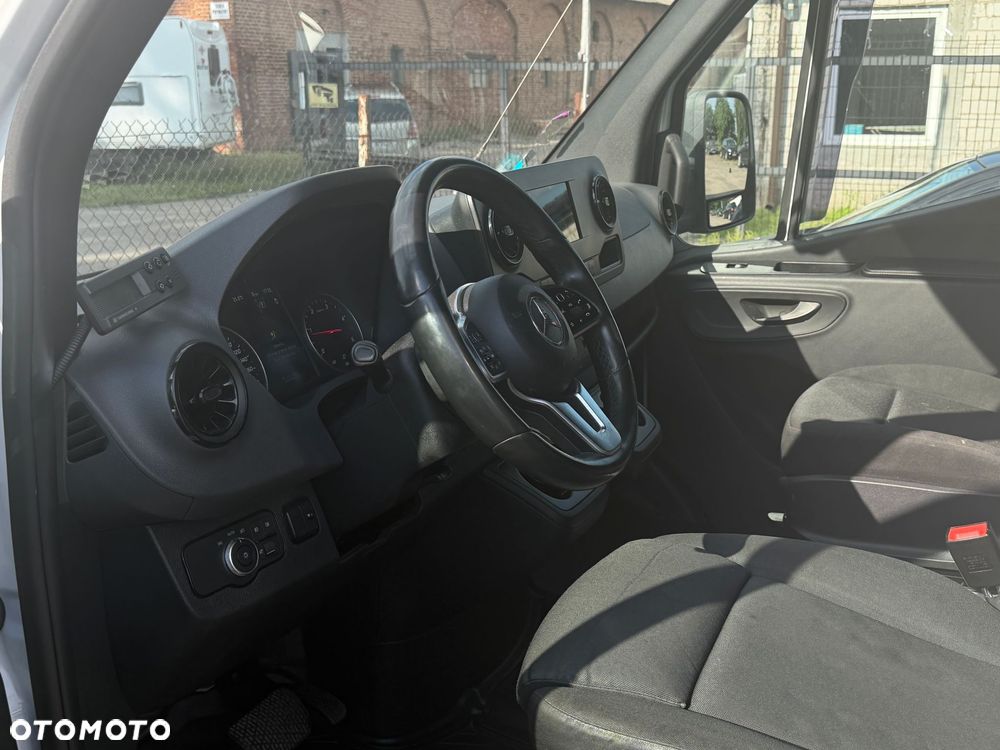 Mercedes-Benz Sprinter 319 CDI - 11