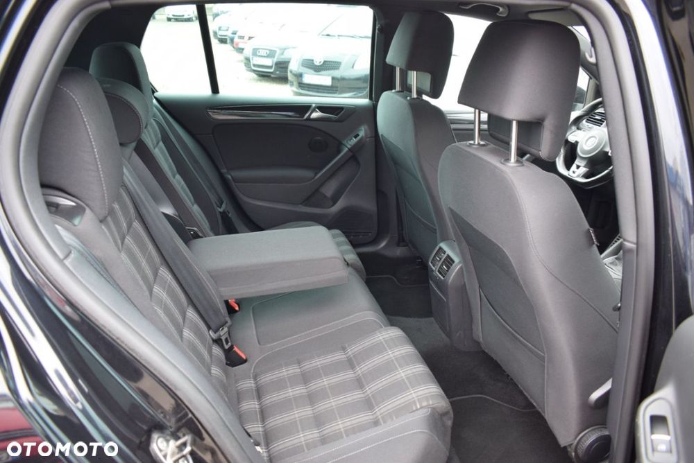 Volkswagen Golf - 20