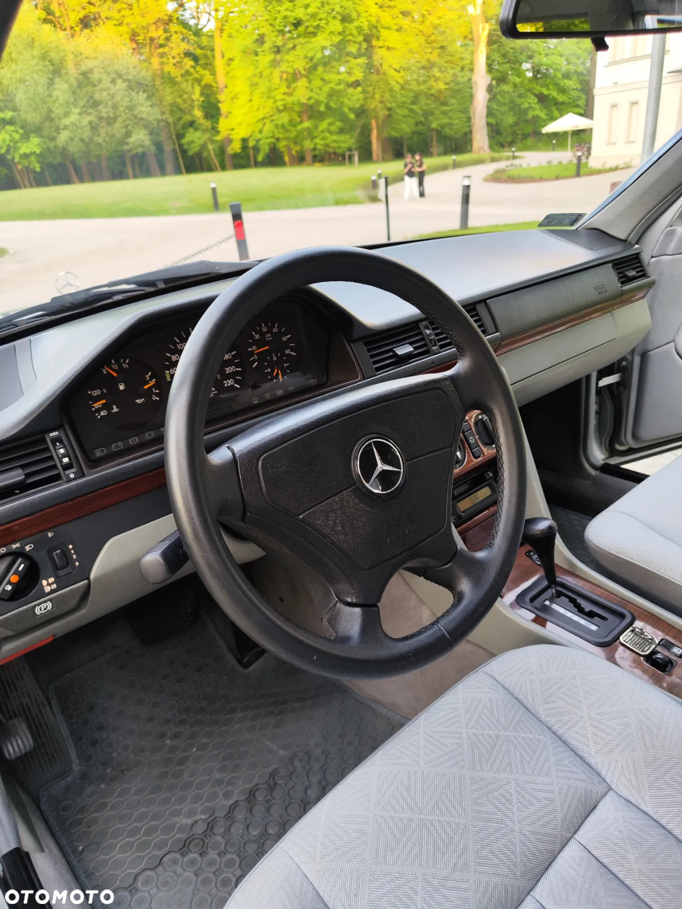 Mercedes-Benz Klasa E - 9