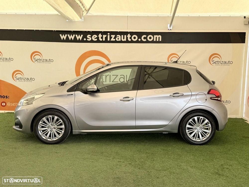 Peugeot 208 1.2 PureTech Signature - 4
