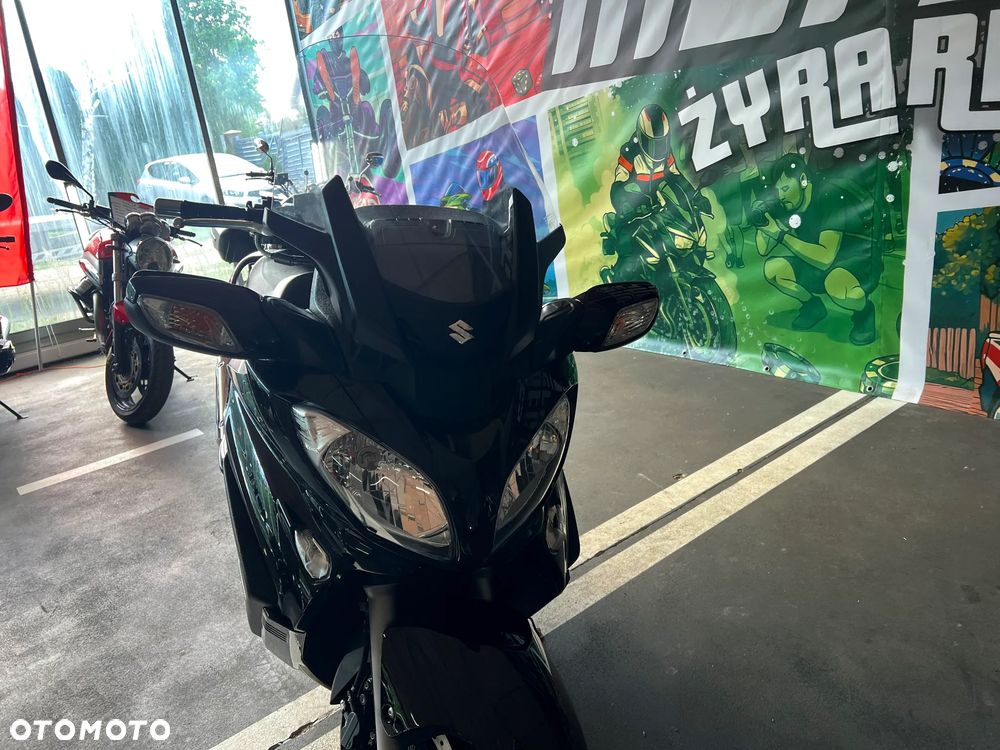 Suzuki Burgman - 13