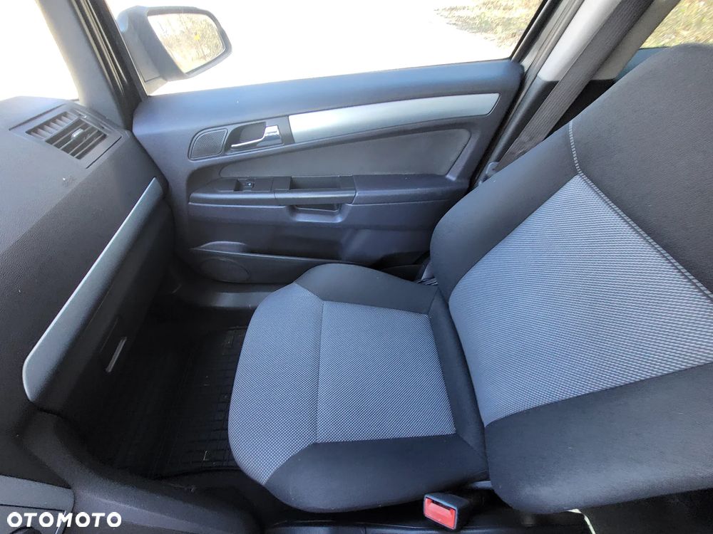 Opel Zafira 1.8 Family Plus - 28