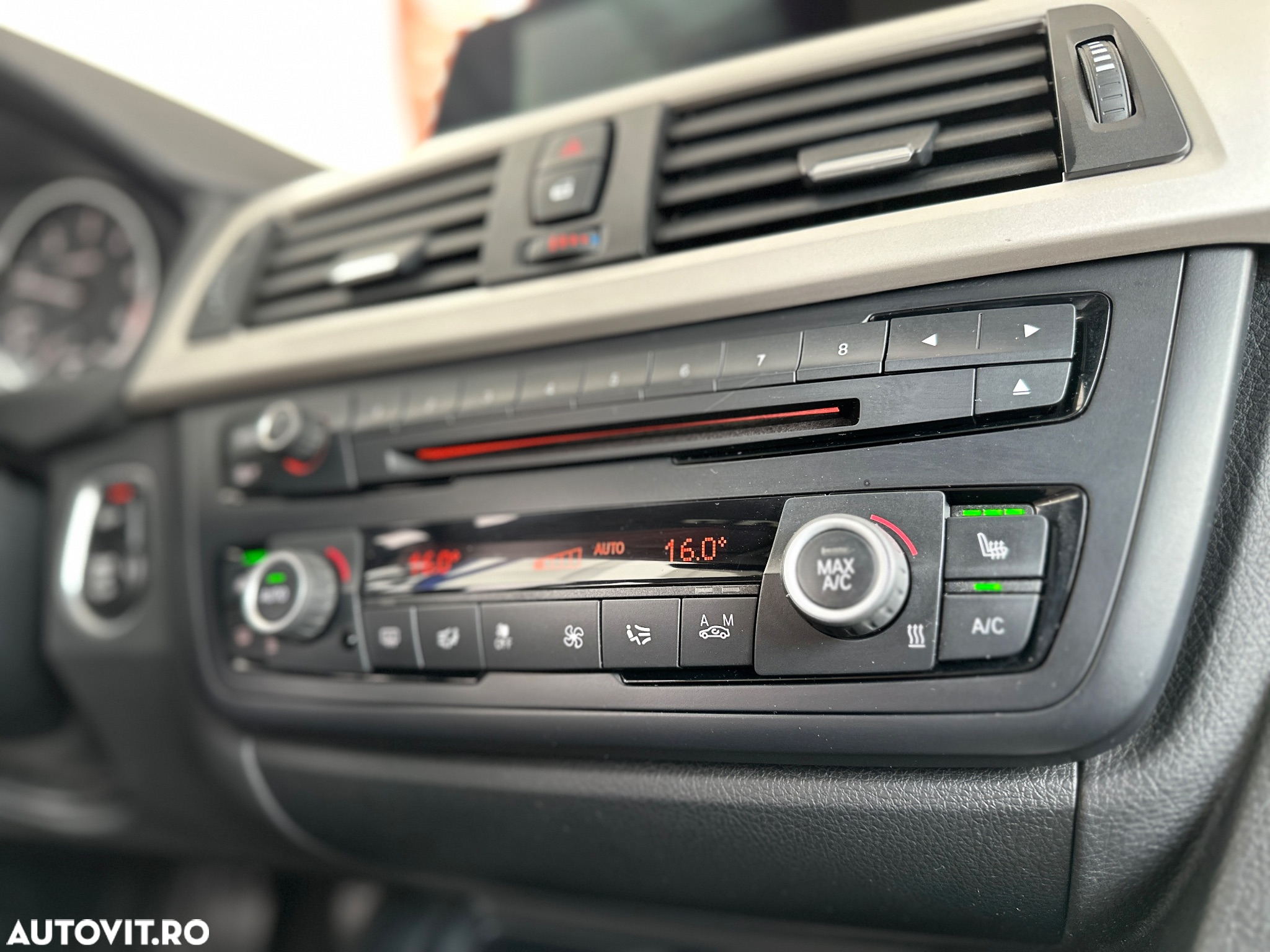 BMW Seria 3 320d - 25