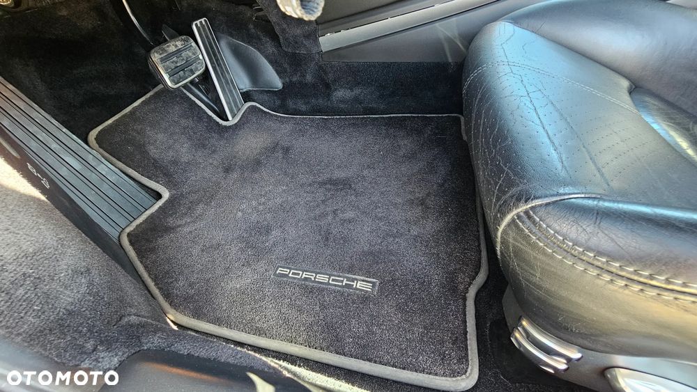 Porsche 911 Carrera 4 S Tiptronic - 11