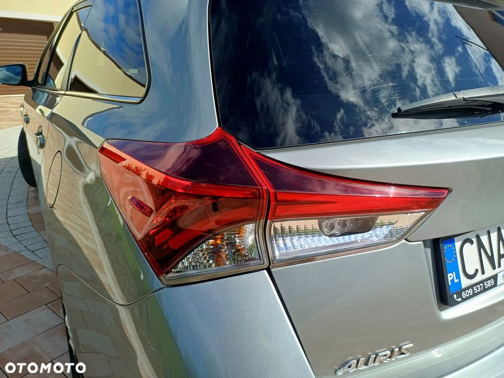 Toyota Auris 1.8 HSD Luna - 34