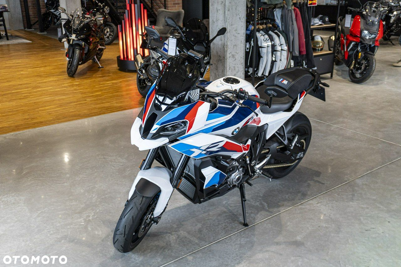 BMW XR - 3