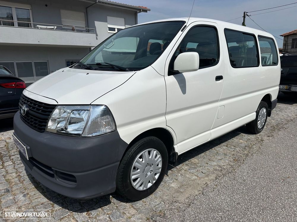 Toyota HiAce - 1