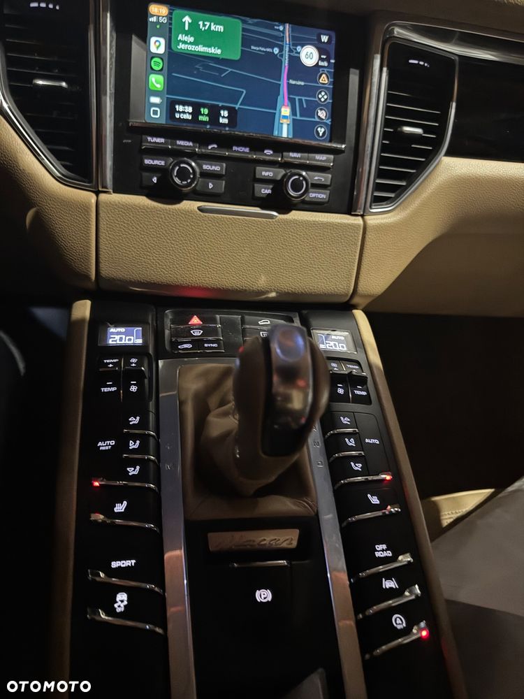 Porsche Macan S - 16