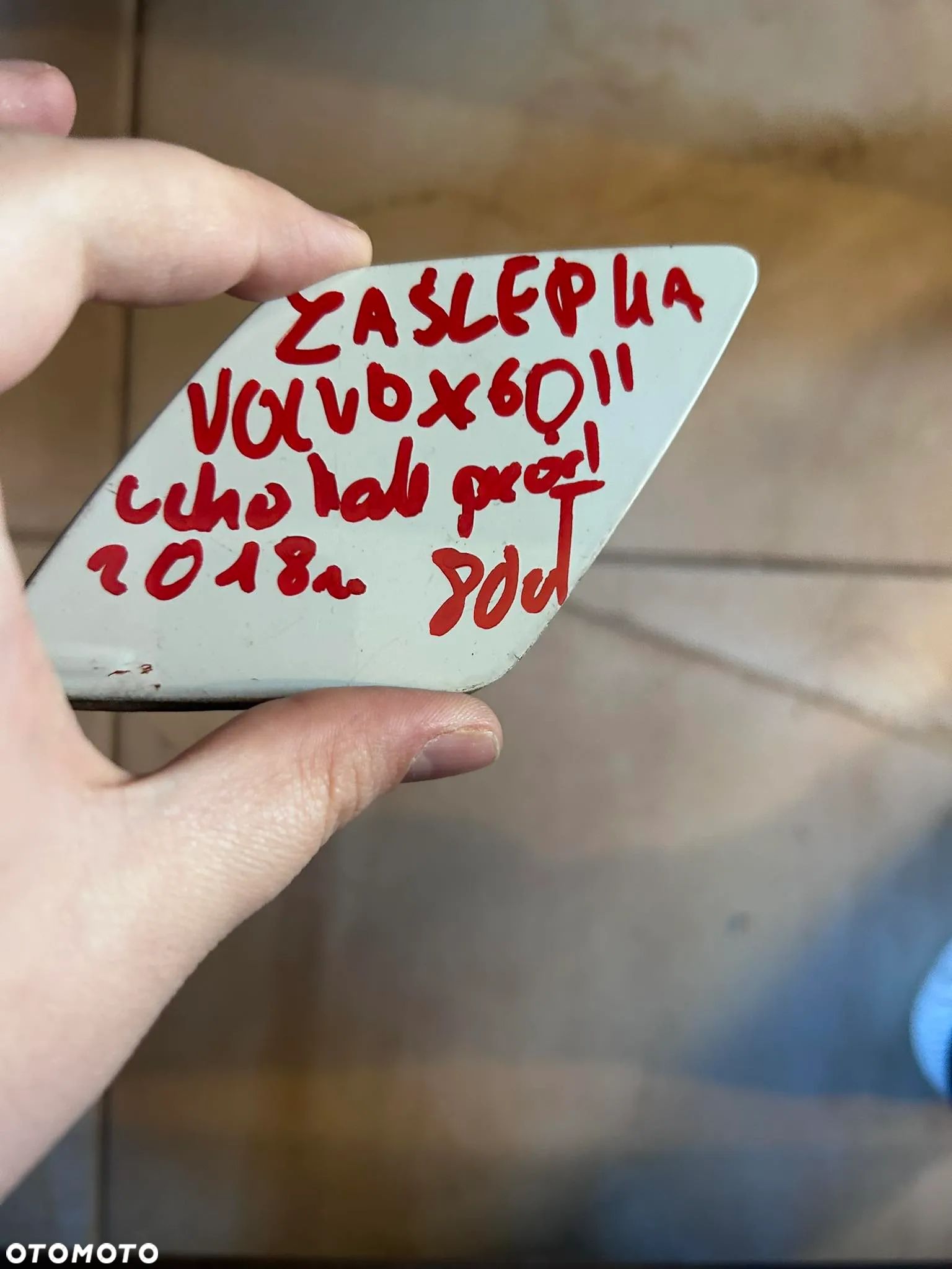 Zaslepka VolvoXC60 II ucho hak przod 2018 31425165 - 1
